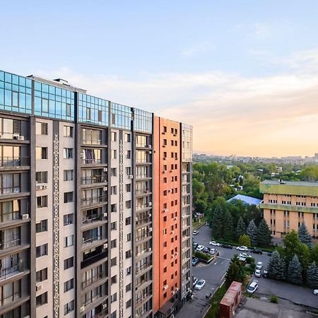 Бизнес И Отдых Almaty Esterno foto